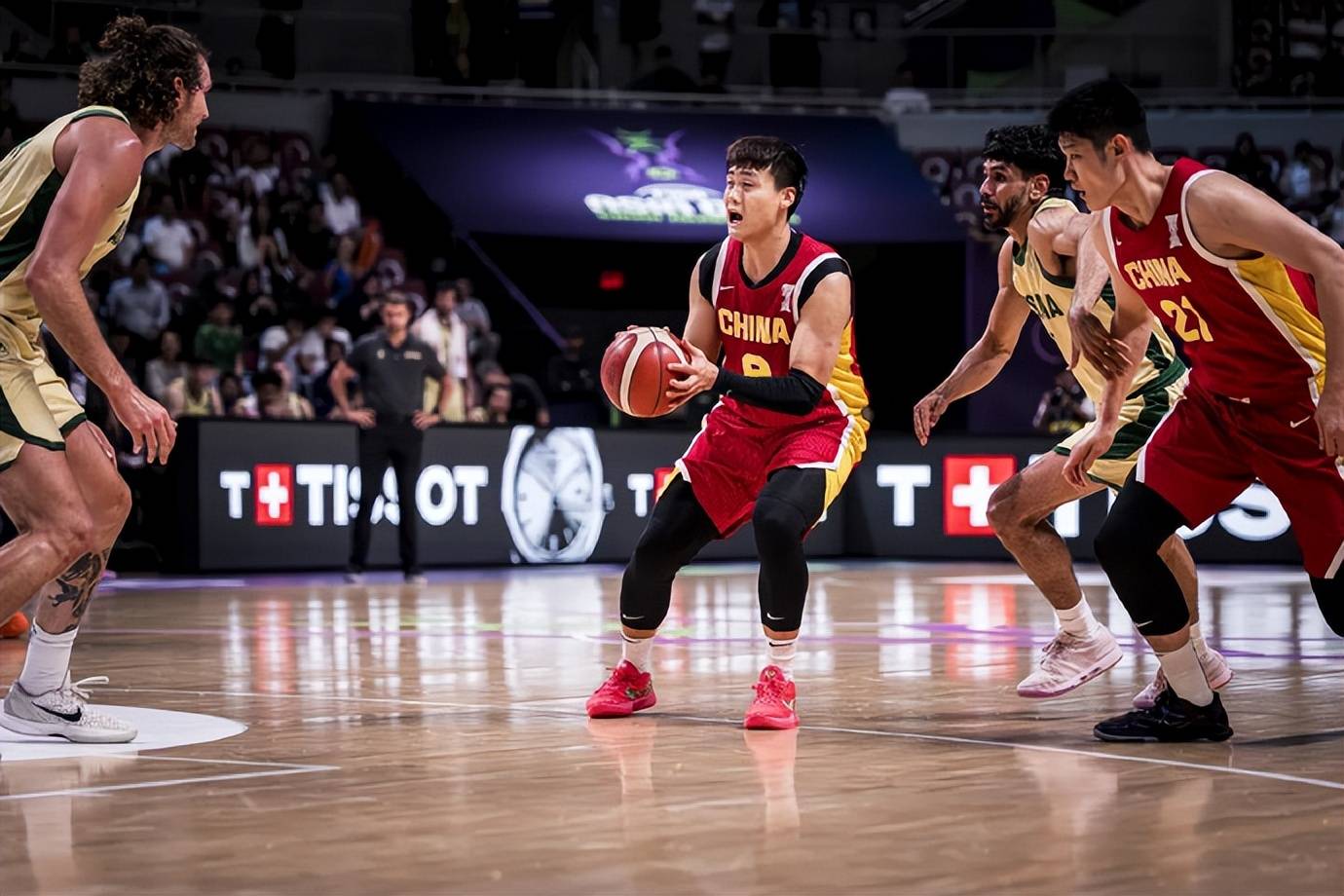 米兰体育官网-尼日利亚男篮横扫中国男篮，福克斯爆发神勇