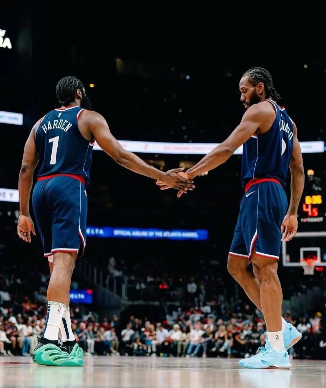 米兰体育-爵士逆转马刺，哈登送出助攻的简单介绍