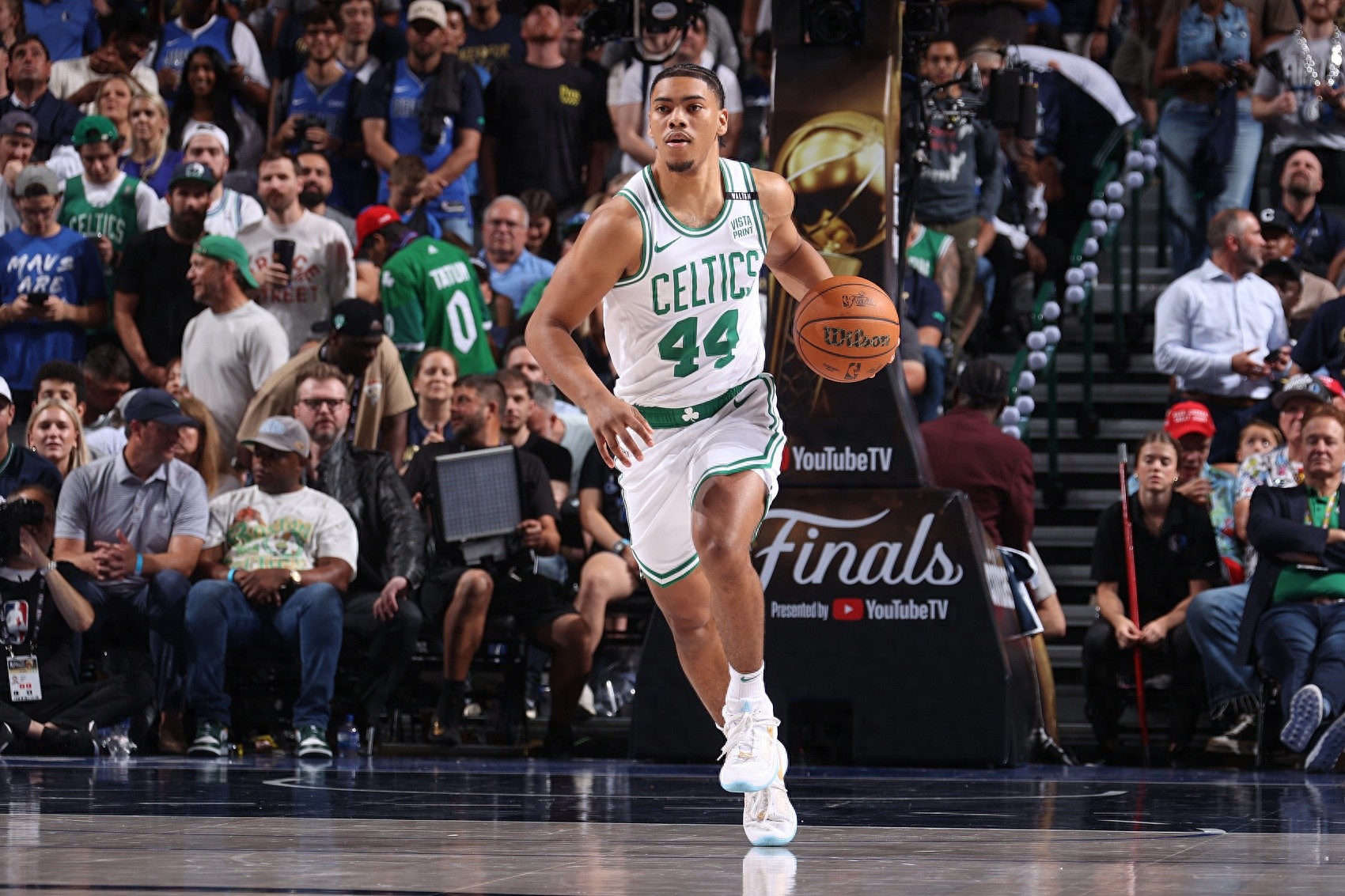 米兰体育网页版-快船翻盘日本男篮，杰伦·布朗高光表现