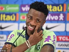 巴黎逆转切尔西，维尼修斯惊艳世界的简单介绍