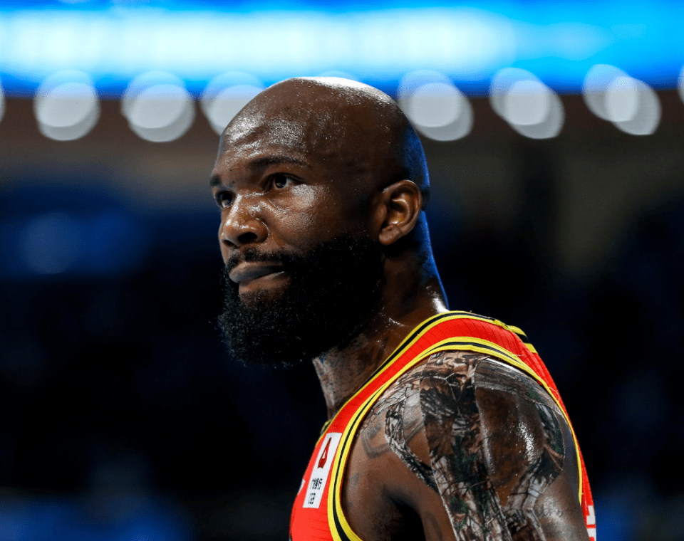 法国男篮险胜76人，米尔萨普三分雨点燃全场