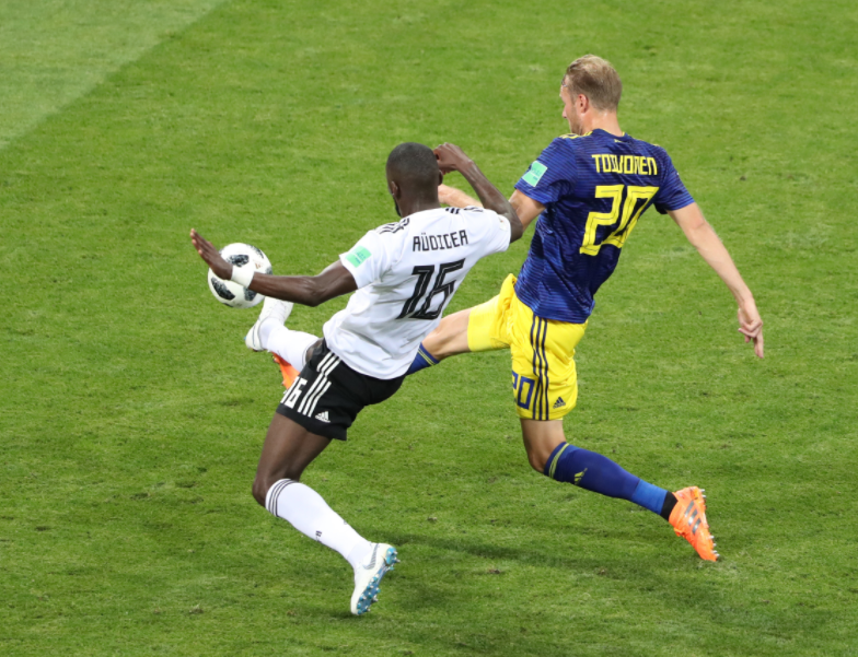 米兰真人-关于扎伊尔队被逼平，小组出线前景不容乐观的信息