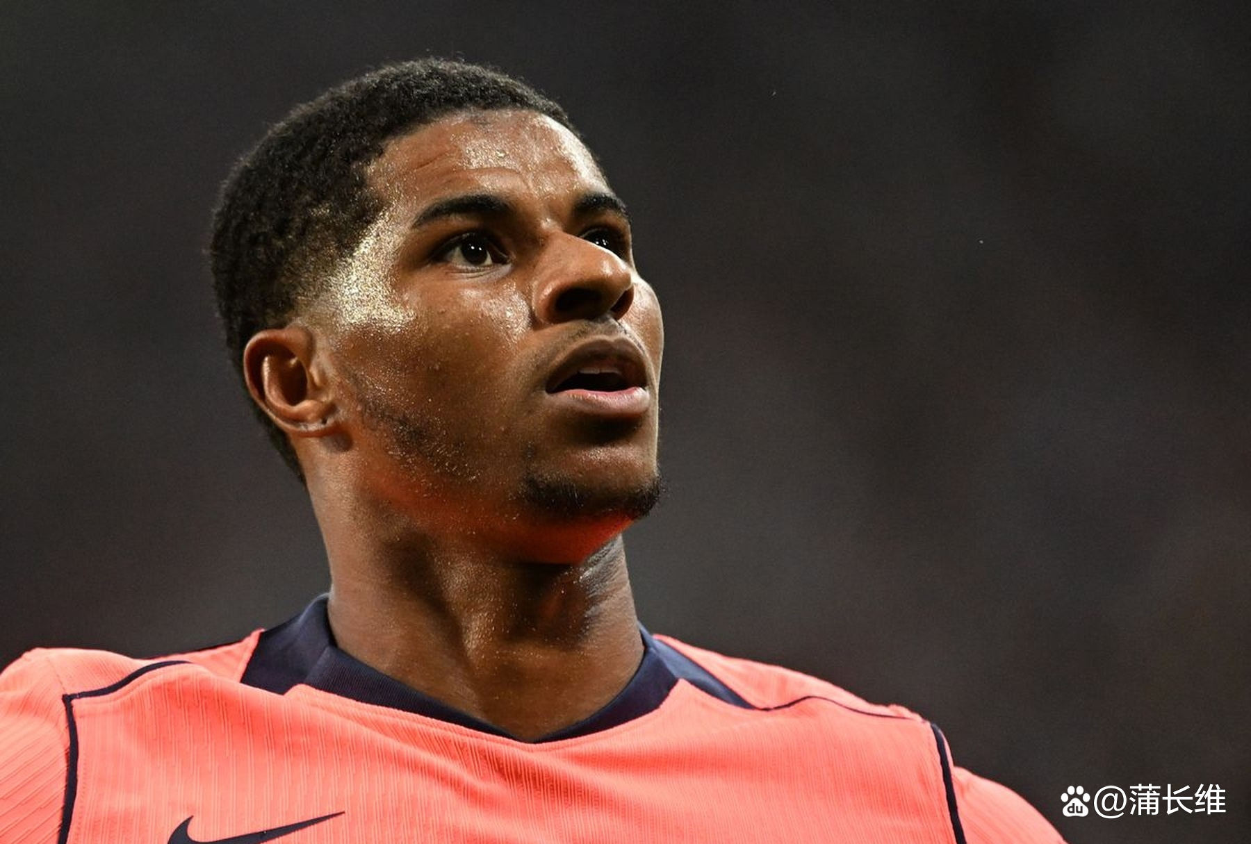 关于巴萨中场费尔南德斯持球控制比赛，稳定球队节奏的信息