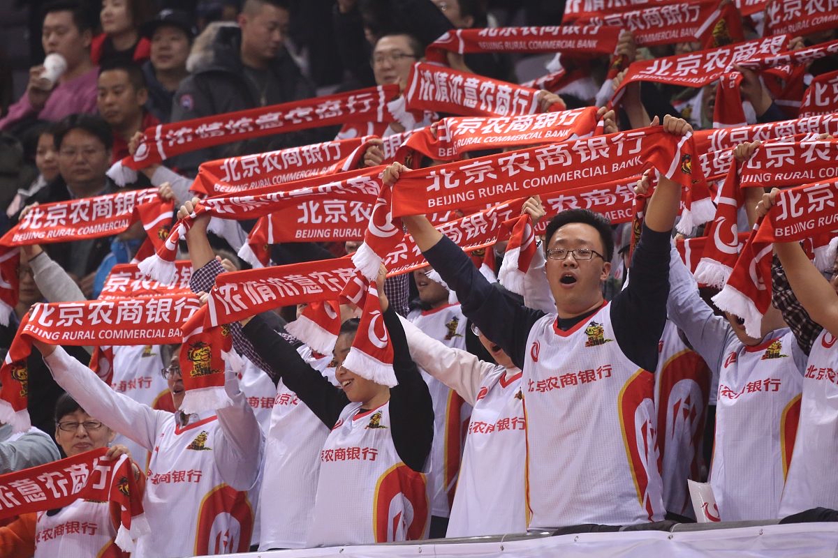 关于国内足球俱乐部代表国家征战赛场的信息