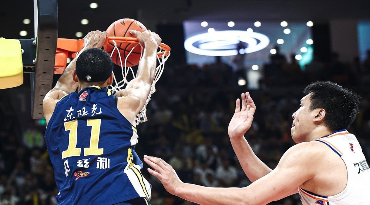 关于广东队攻防表现出色，助力球队赢得胜利的信息