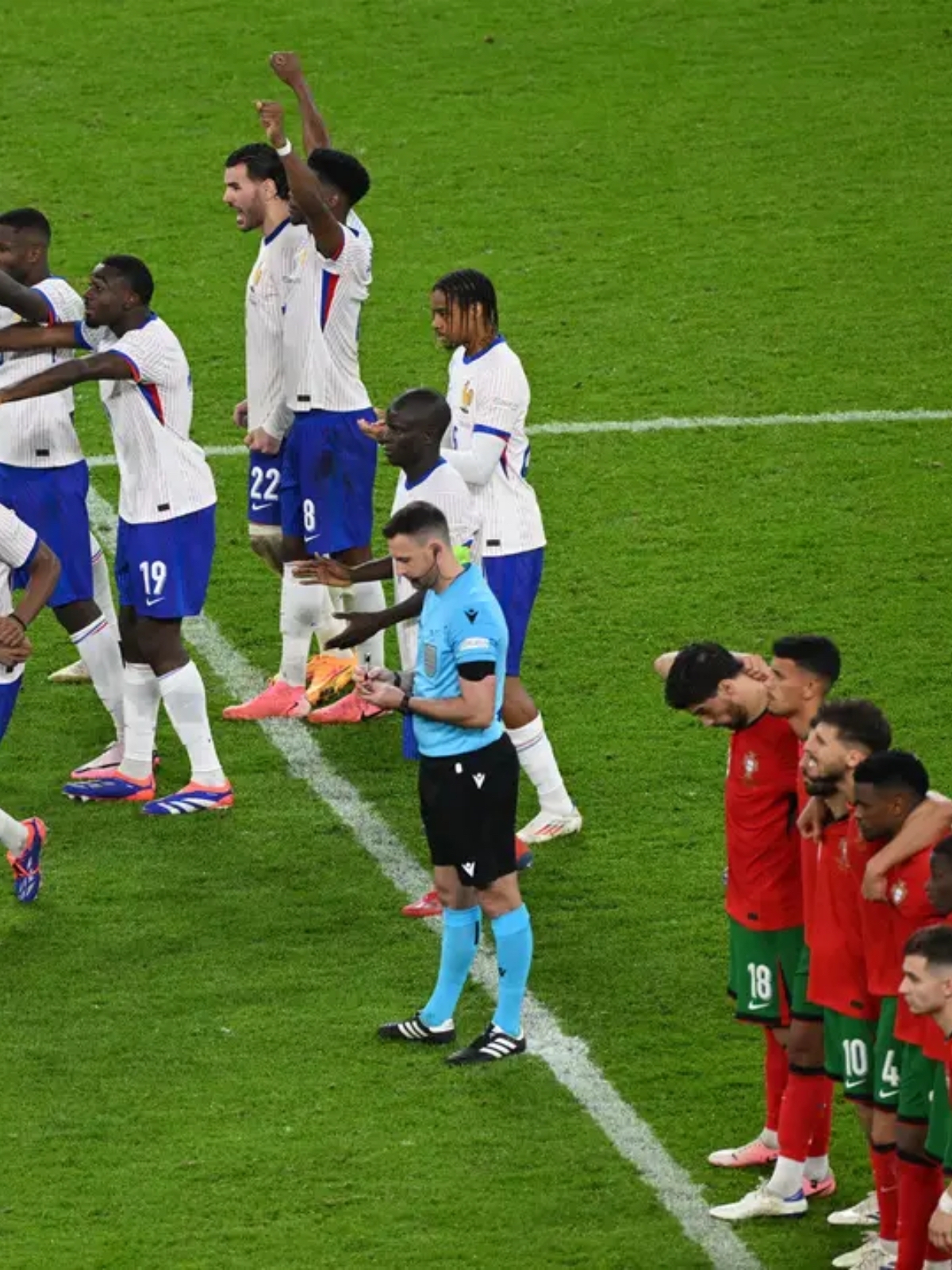 米兰体育-奥地利队鏖战葡萄牙队，马龙点燃赛场的简单介绍