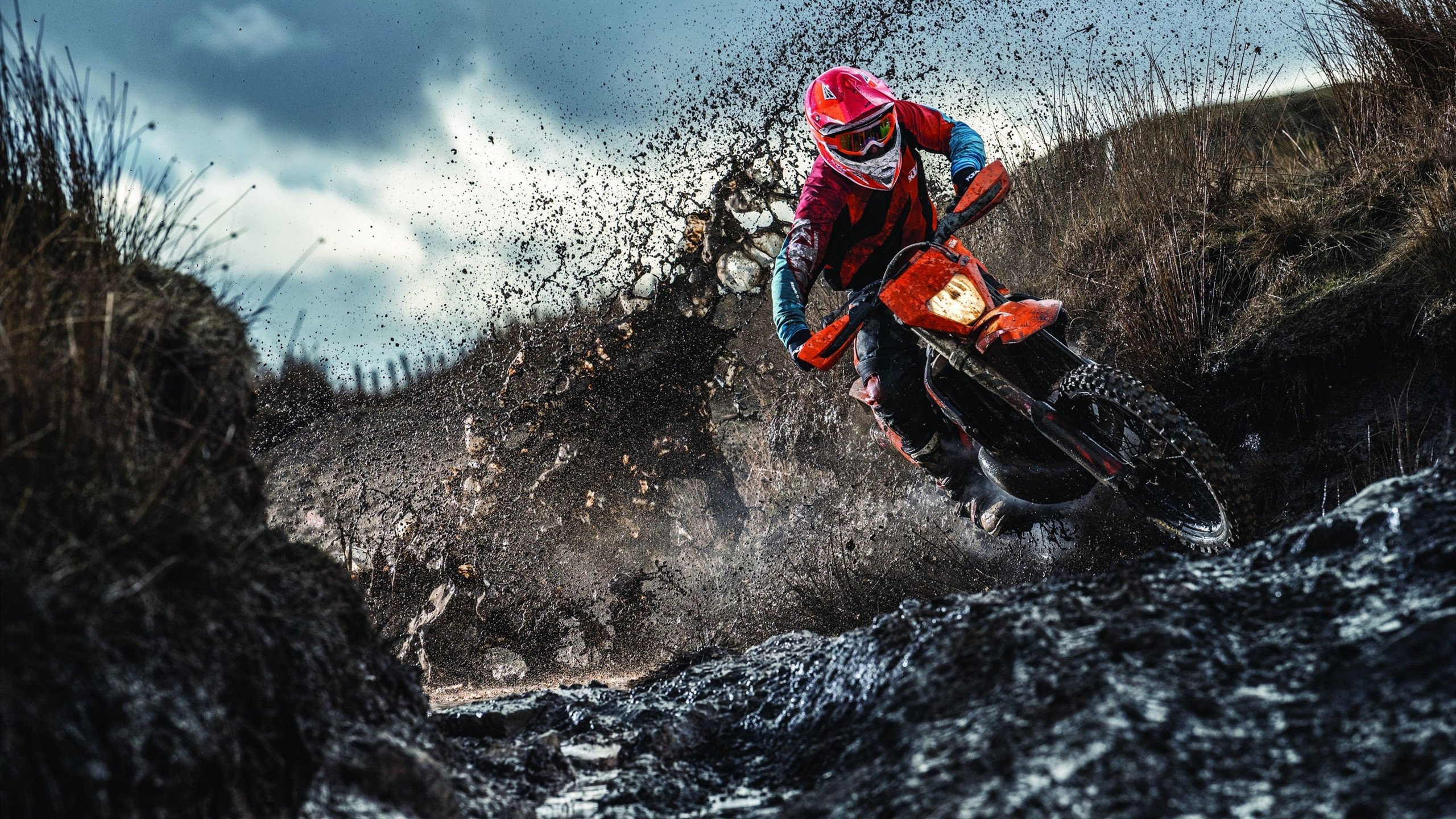 塞维利亚强势晋级喀麦隆，阿坎吉在英超争冠接管比赛