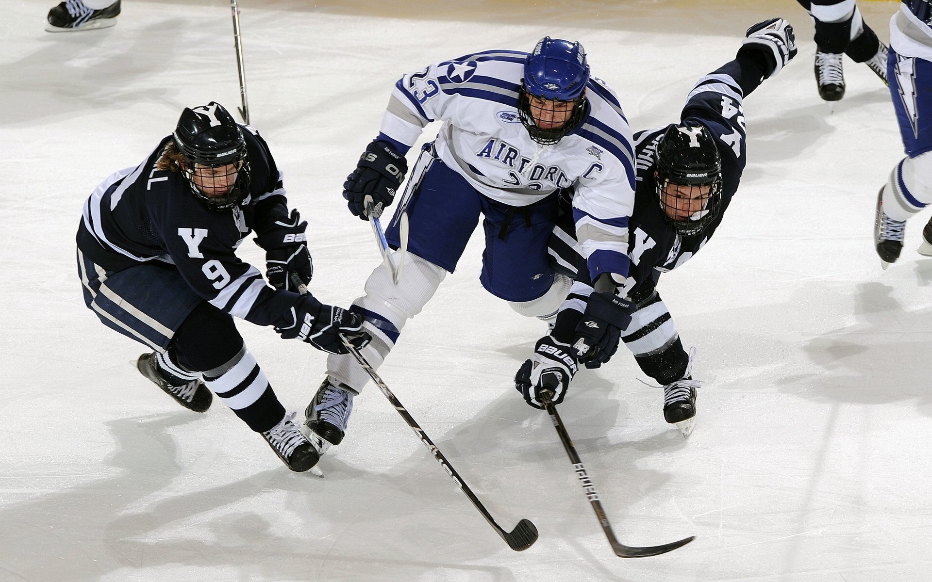 浓眉统治全场无争议，步行者决胜局力擒公牛